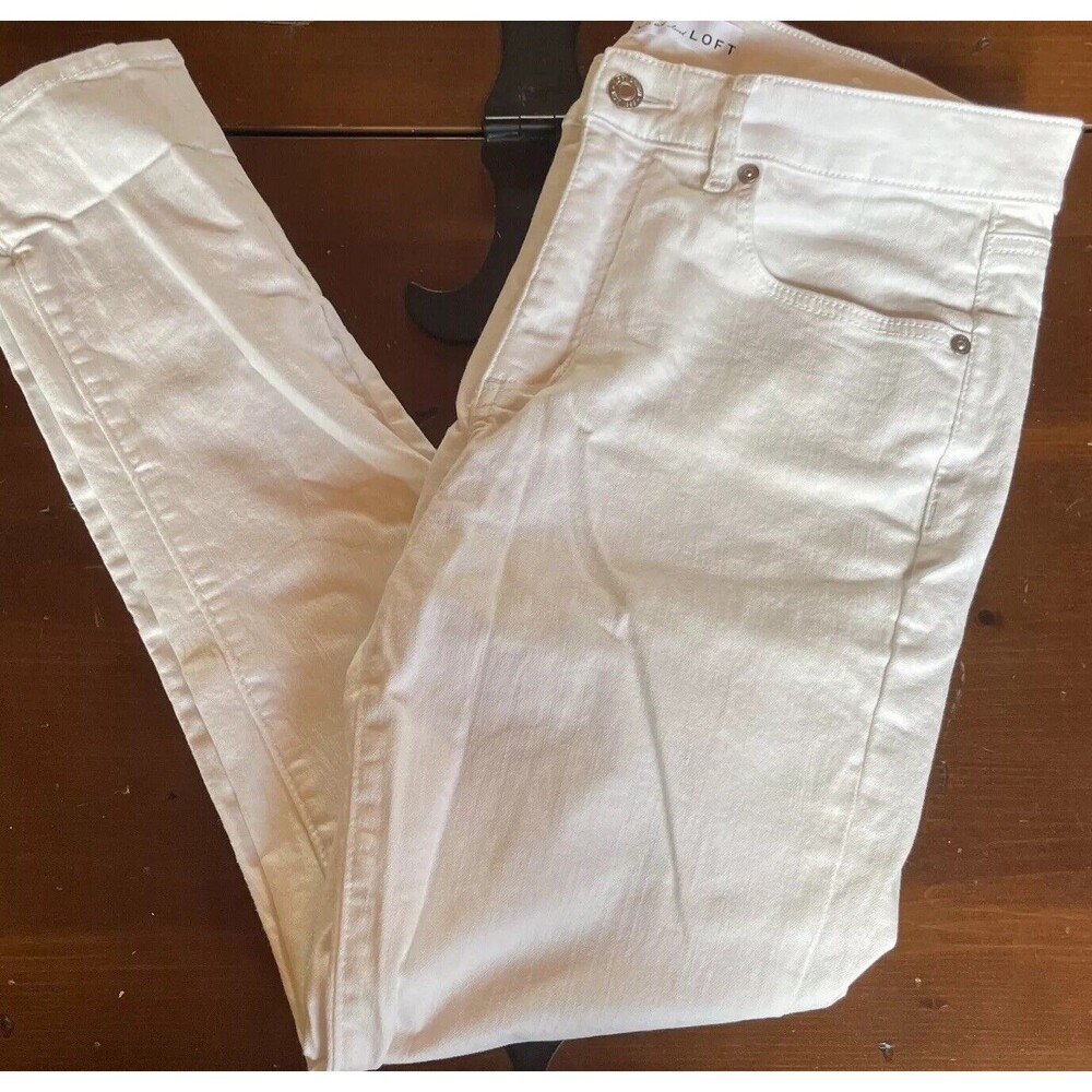 Ann Taylor Loft Curvy Skinny White Jeans Short 28 / 6